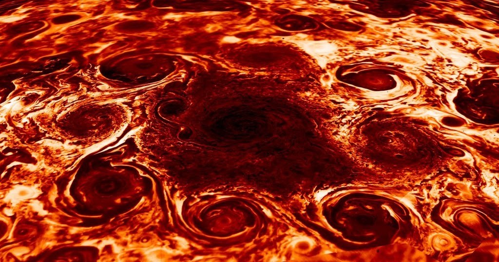 Jupiterio šiaurės ašigalis. ©NASA/SWRI/JPL/ASI/INAF/IAPS